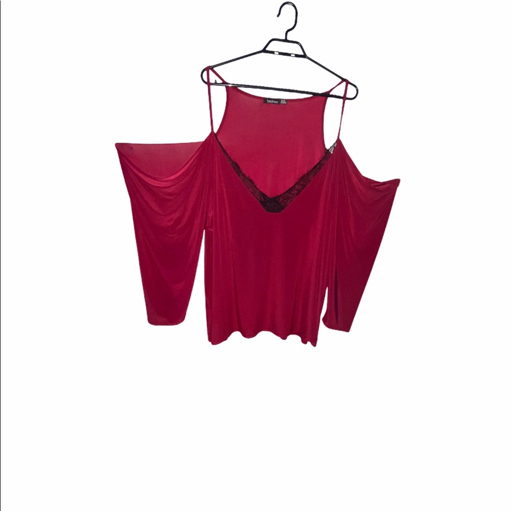 Boohoo burgundy light cold shoulder top size US24